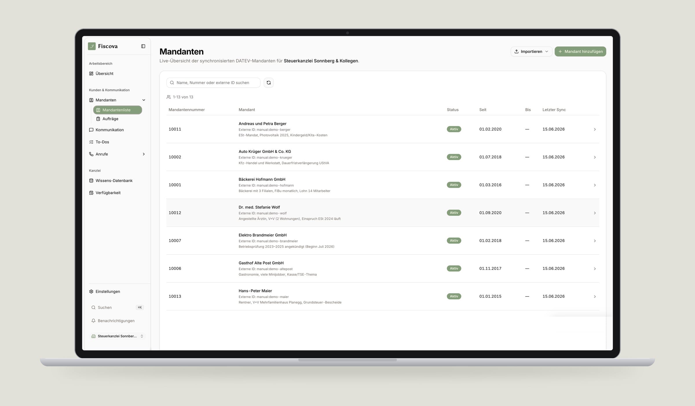 Fiscova client list: a searchable table of client numbers, names with short case notes, status badges and sync dates
